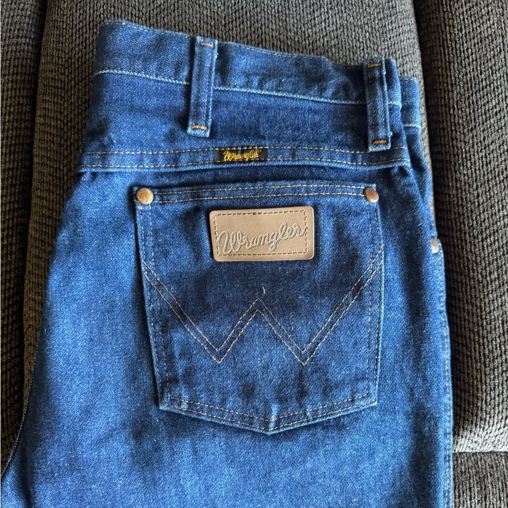 Wrangler Men's Deep Blue Jeans Size 32 x 30